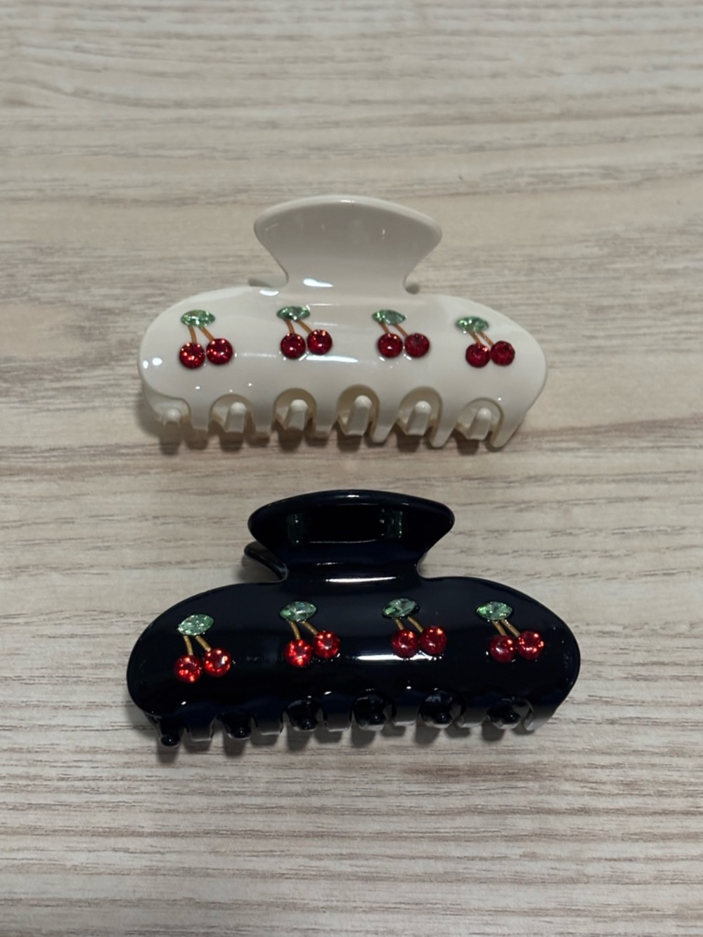 emi jay sweetheart hair claw clip duo (beige & black)